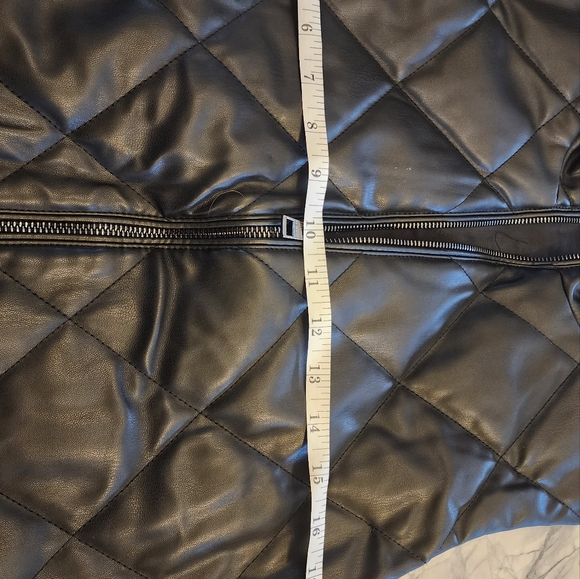 Chicos Black Quilted Faux Leather Vest Size 1 (medium) - Picture 5 of 5